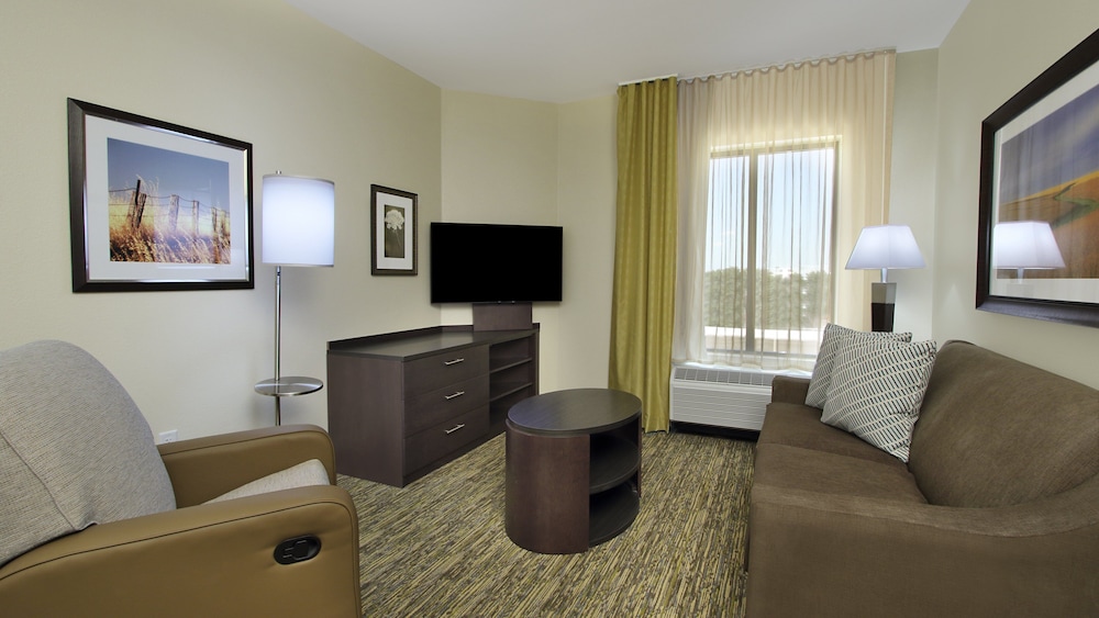 Candlewood Suites Dallas-Frisco NW Toyota Ctr 37/50