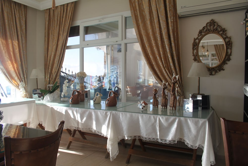 Foca Kumsal Hotel 6/50
