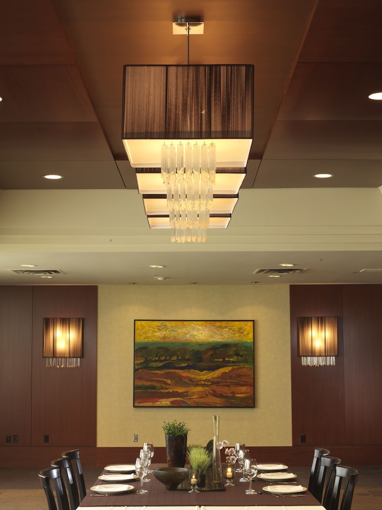 The Listel Hotel 4/54