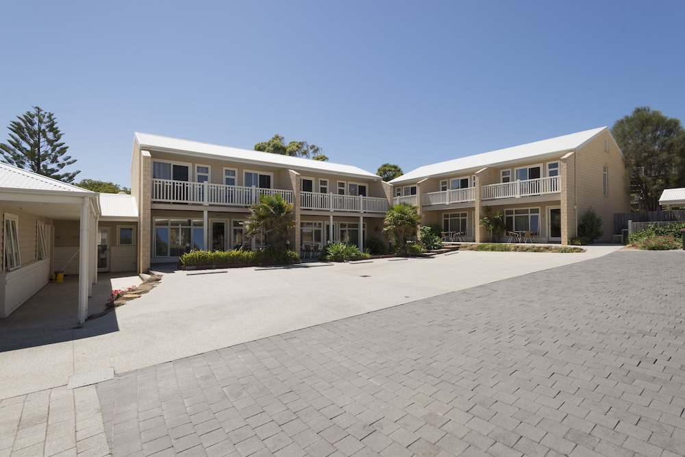 Port Campbell Parkview Motel Apartments 1/64