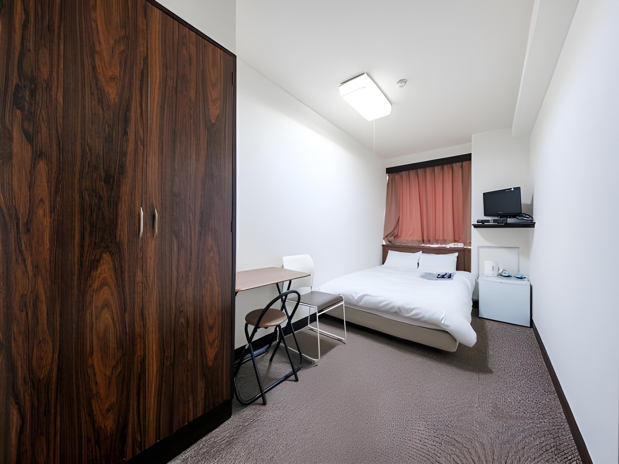 Semi Room, Semi Double Bed