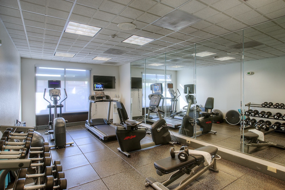 Holiday Inn Express Suites Tempe 26/46