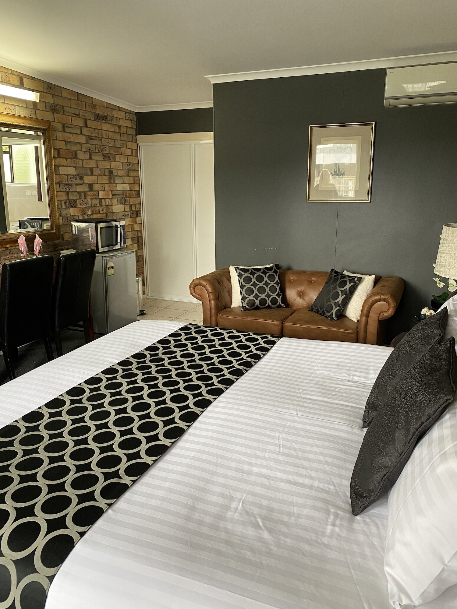 غرفة سوبيريور بسرير كينج، Centre Point Mid City Motor Inn 5/6