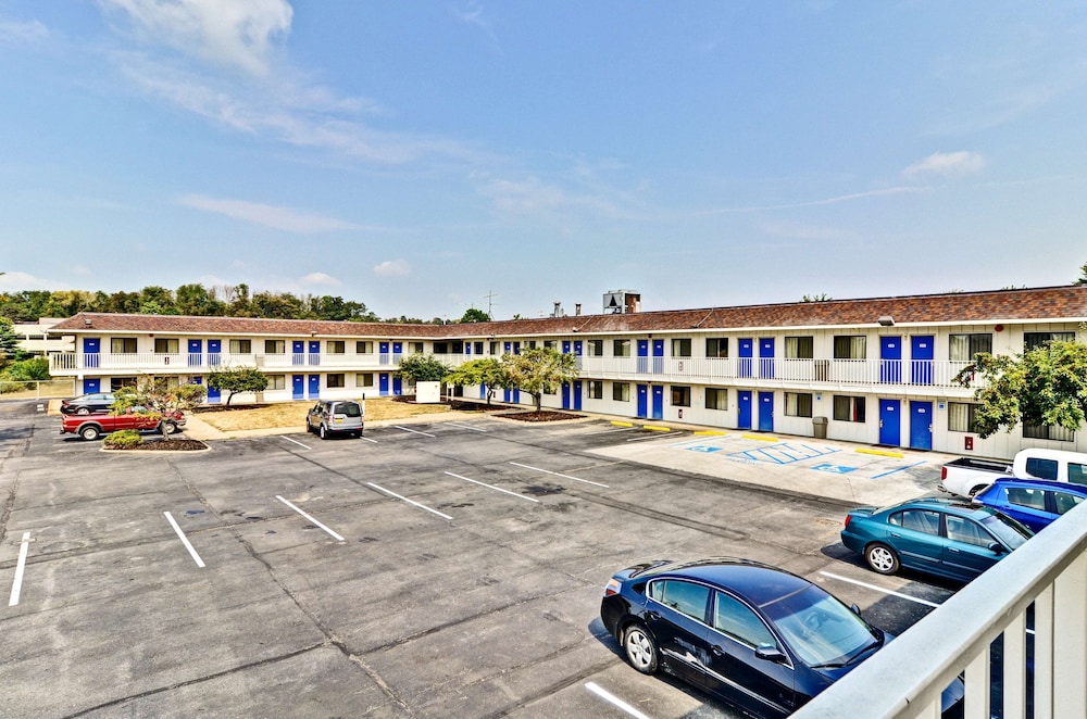 Motel6 Pittsburgh, PA - Crafton 37/50