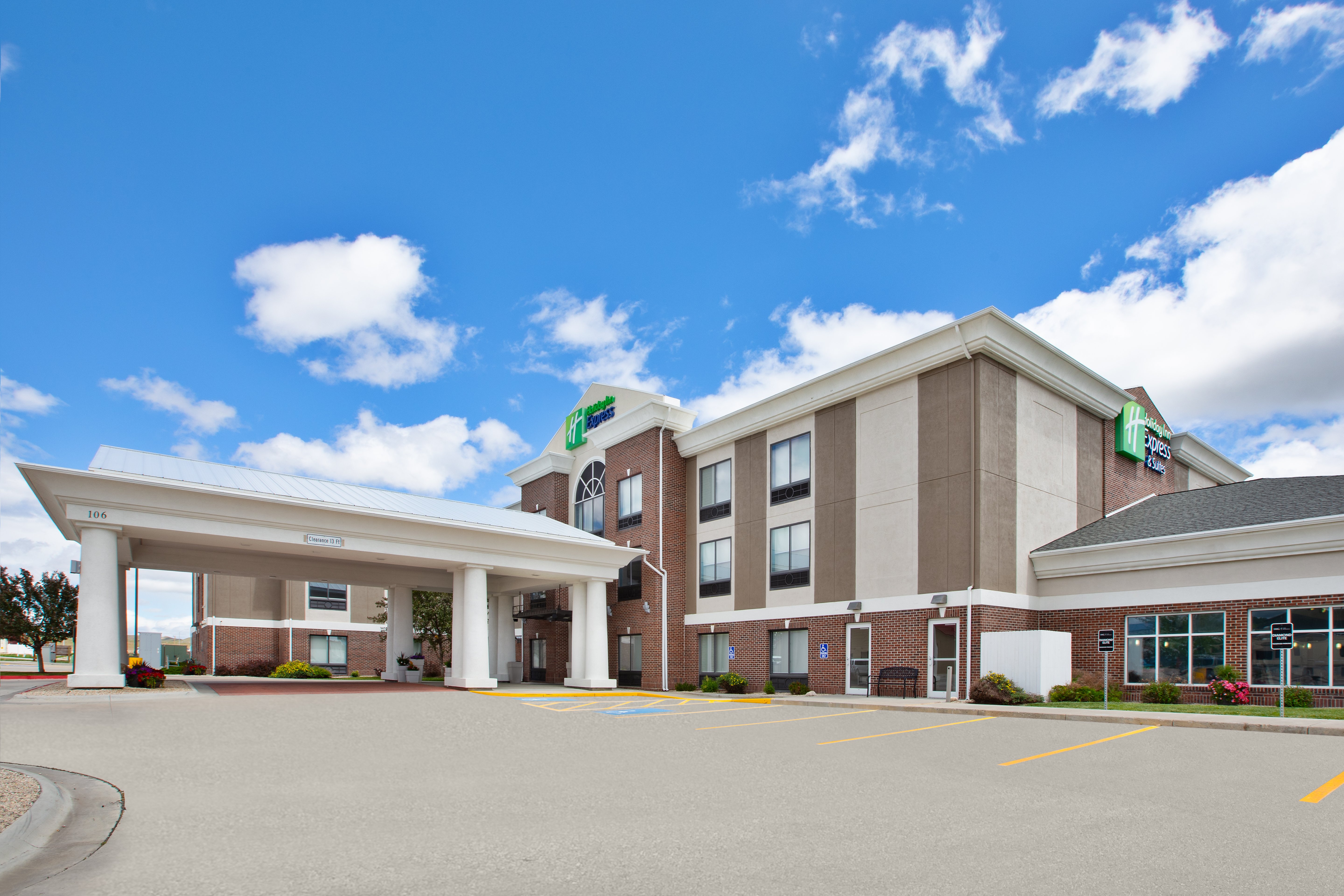 Holiday Inn Express Hotel And Suites Buffalo 6/66