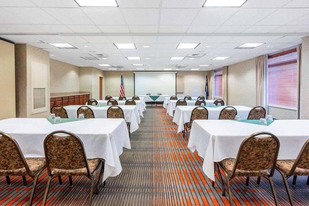 Wingate By Wyndham Helena Airport 33/49