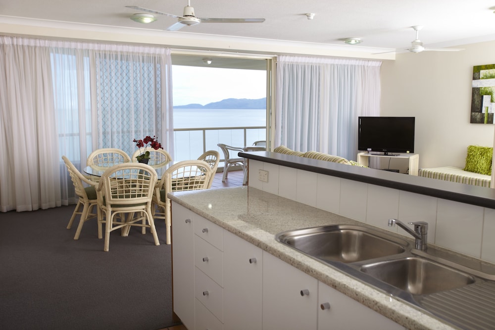 MARINERS NORTH HOLIDAY APARTMENTS 52/77