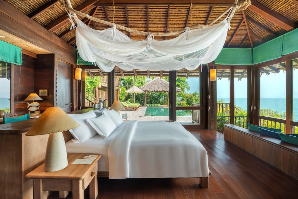 Ocean, Retreat, 1 King and 1 Single Beds