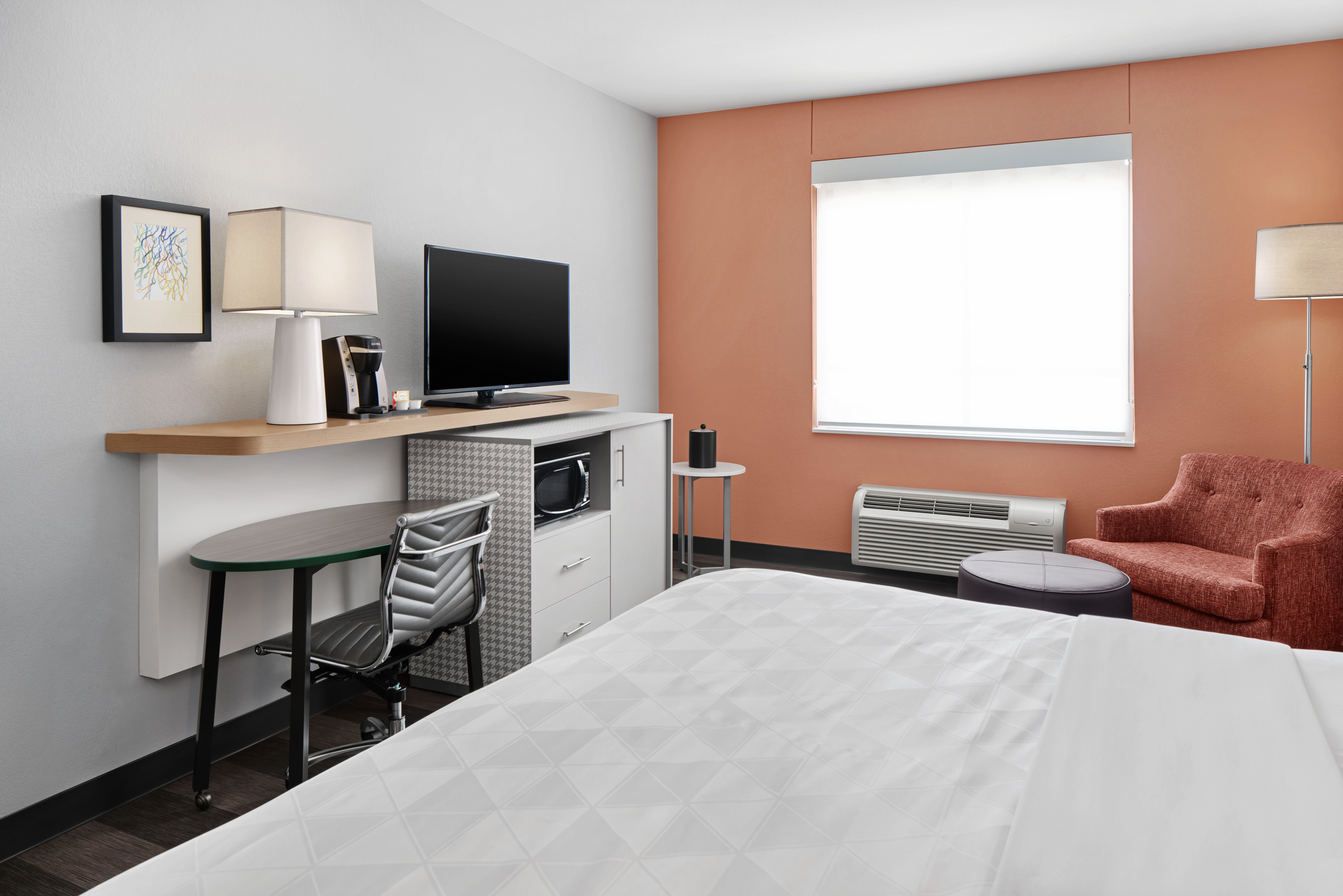 Leisure, King Bed, Holiday Inn Odessa 2/3