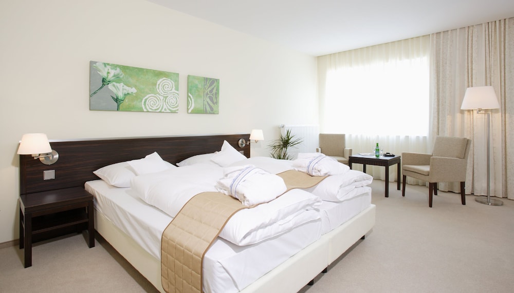 TOP CountryLine Heide Spa Hotel 18/68
