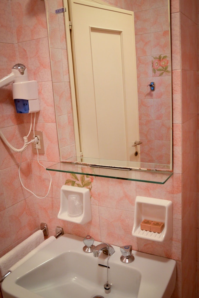 HOTEL SALIERI 19/70