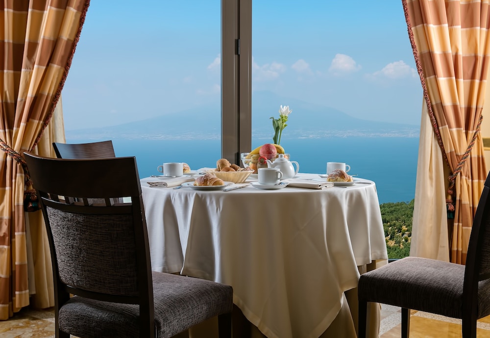 Grand Hotel Due Golfi 39/45