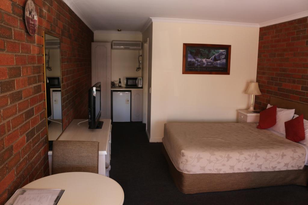 BENDIGO HAYMARKET MOTOR INN 27/27