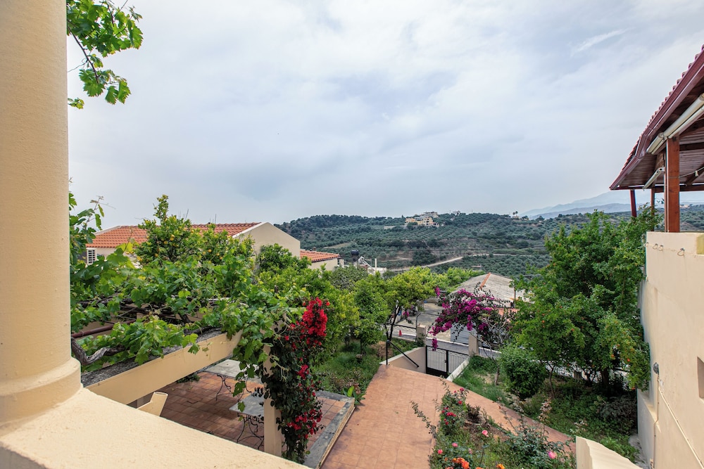 Orestis Hotel 51/56