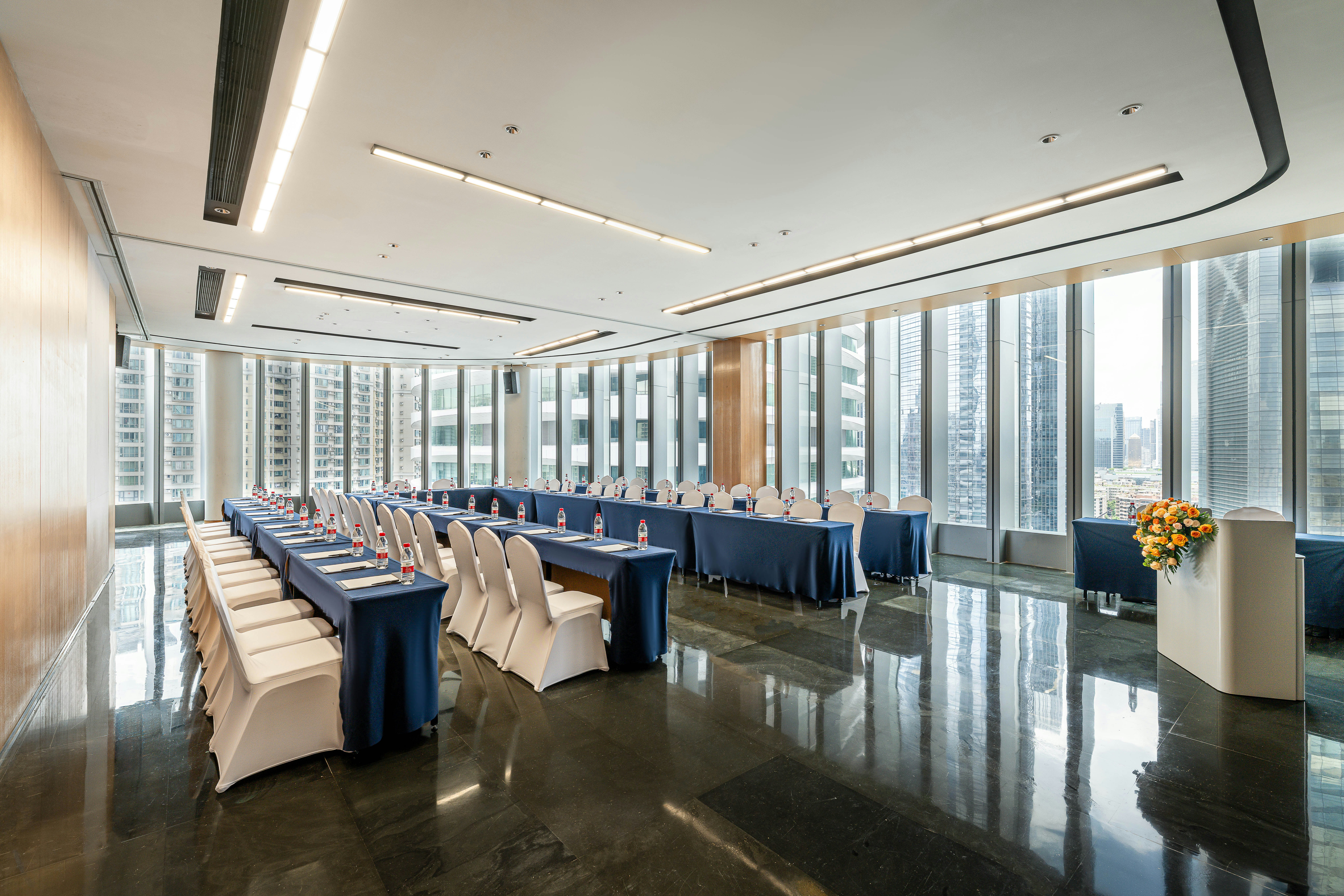 Holiday Inn Guangzhou Zhujiang New Town By Ihg 30/50