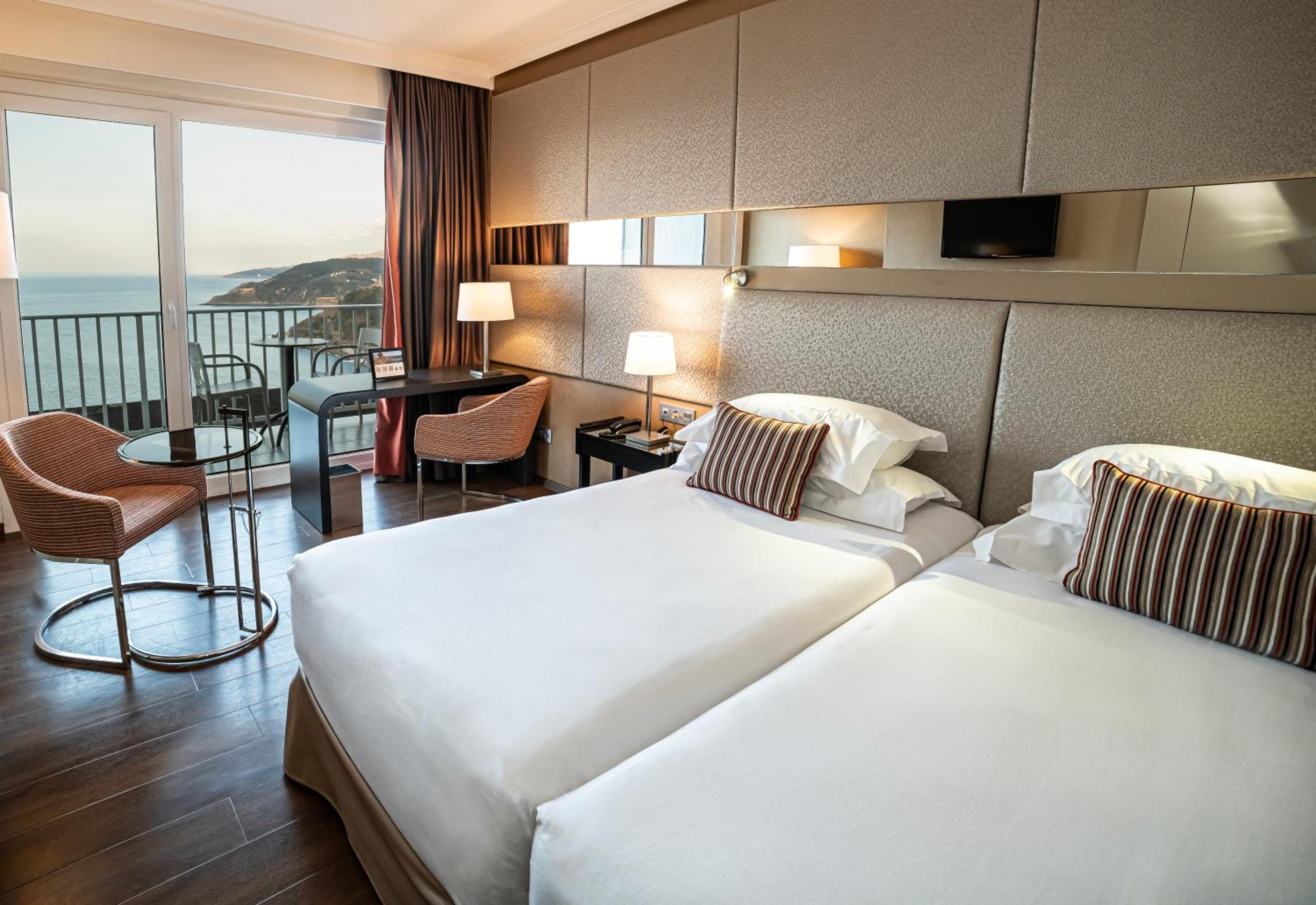 غرفة بريفيليج بسرير مزدوج أو سريرين منفصلين بإطلالة على البحر بشرفة، Mercure San Sebastian Monte Igueldo 3/10