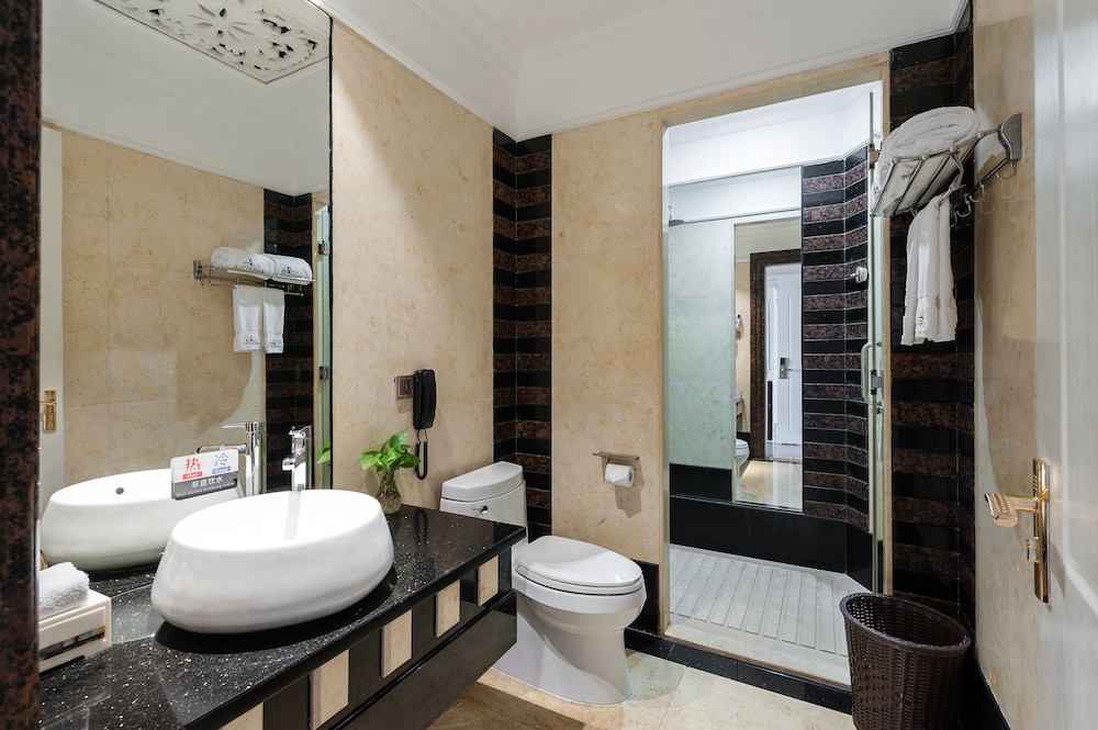 Nan Yang Royal Hotel 45/47