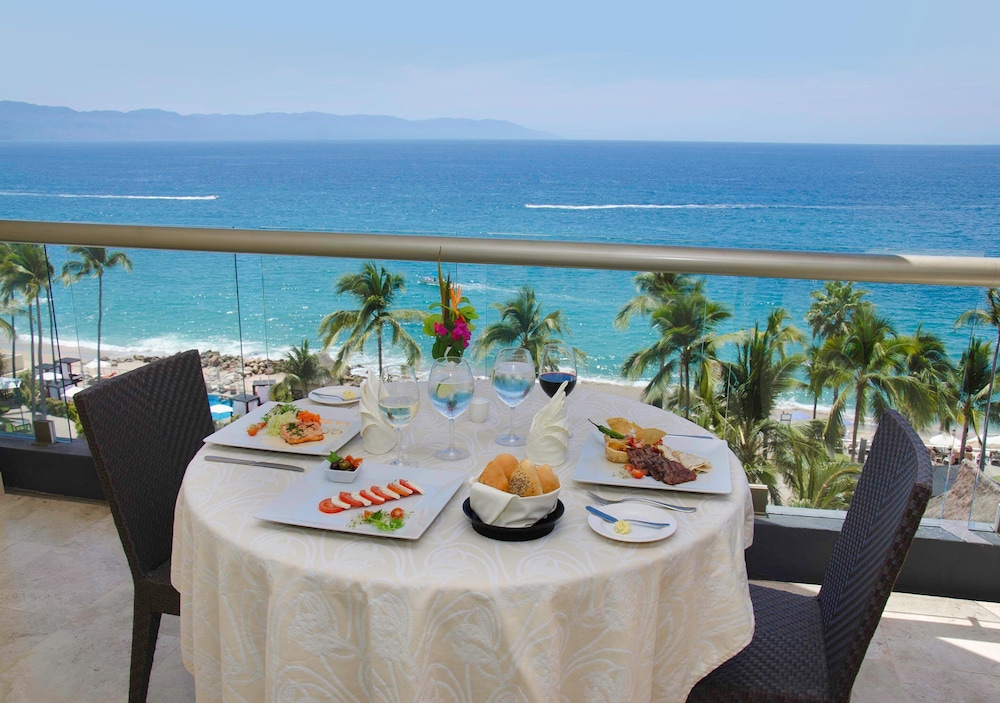 Sunset Plaza Beach Resort 57/79