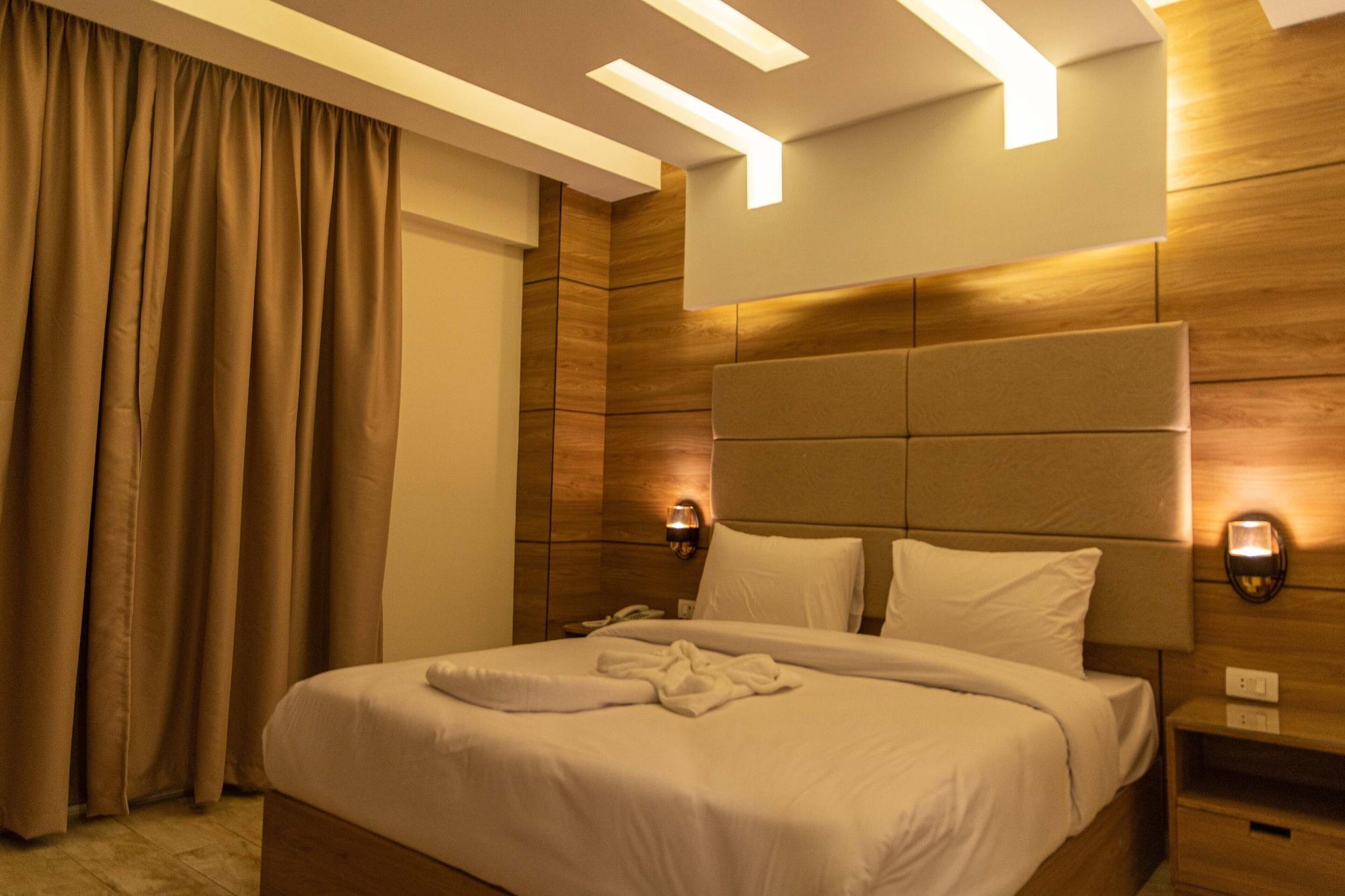 Room, Double Bed, Pyramids View, Balcony