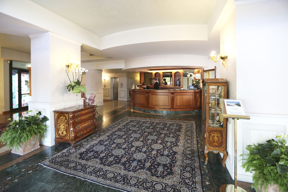 Hotel Savoy Palace 11/67