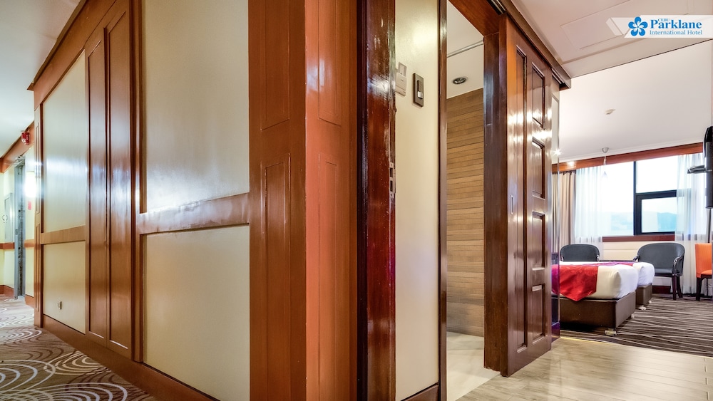 Cebu Parklane International Hotel 50/50
