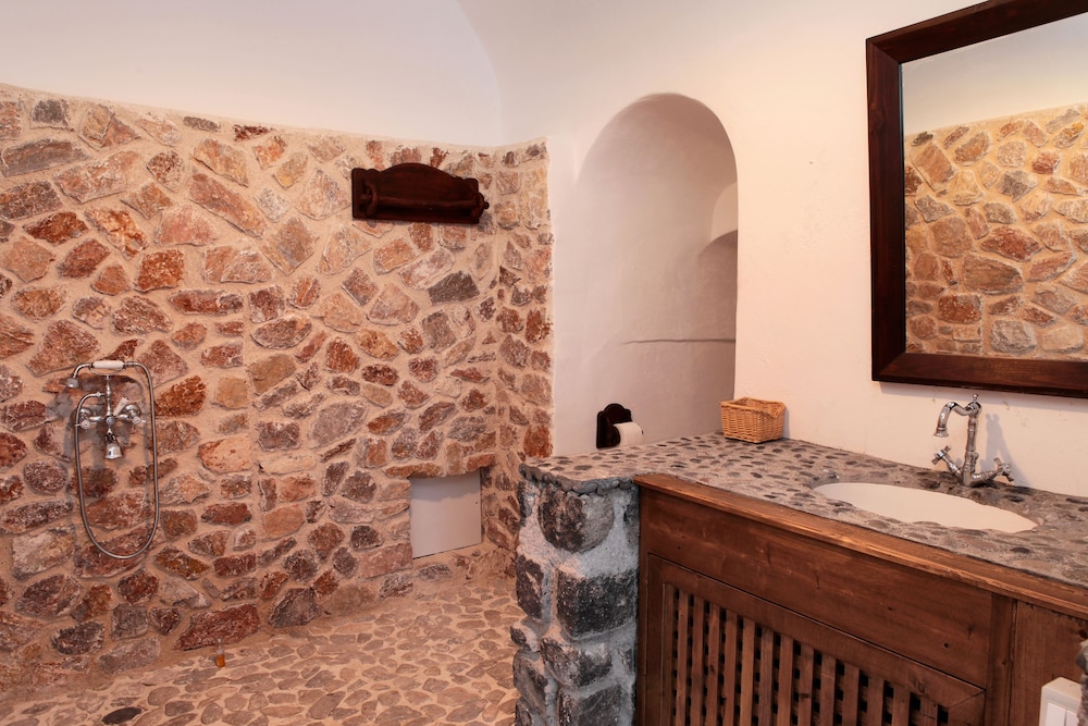 Santorini Heritage Villas &amp; Mansions 49/50