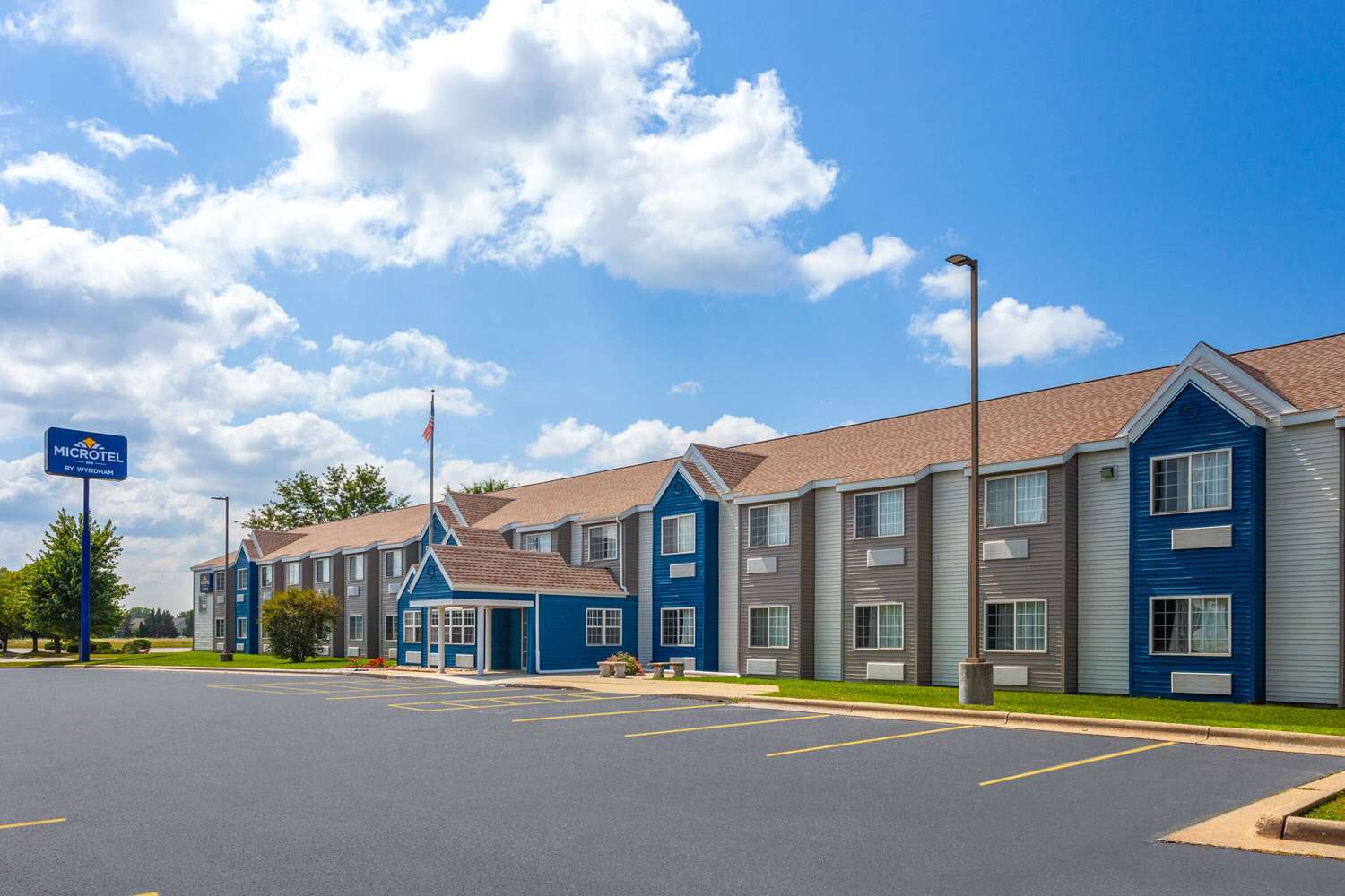 Microtel Inn & Suites by Wyndham Janesville 27/32