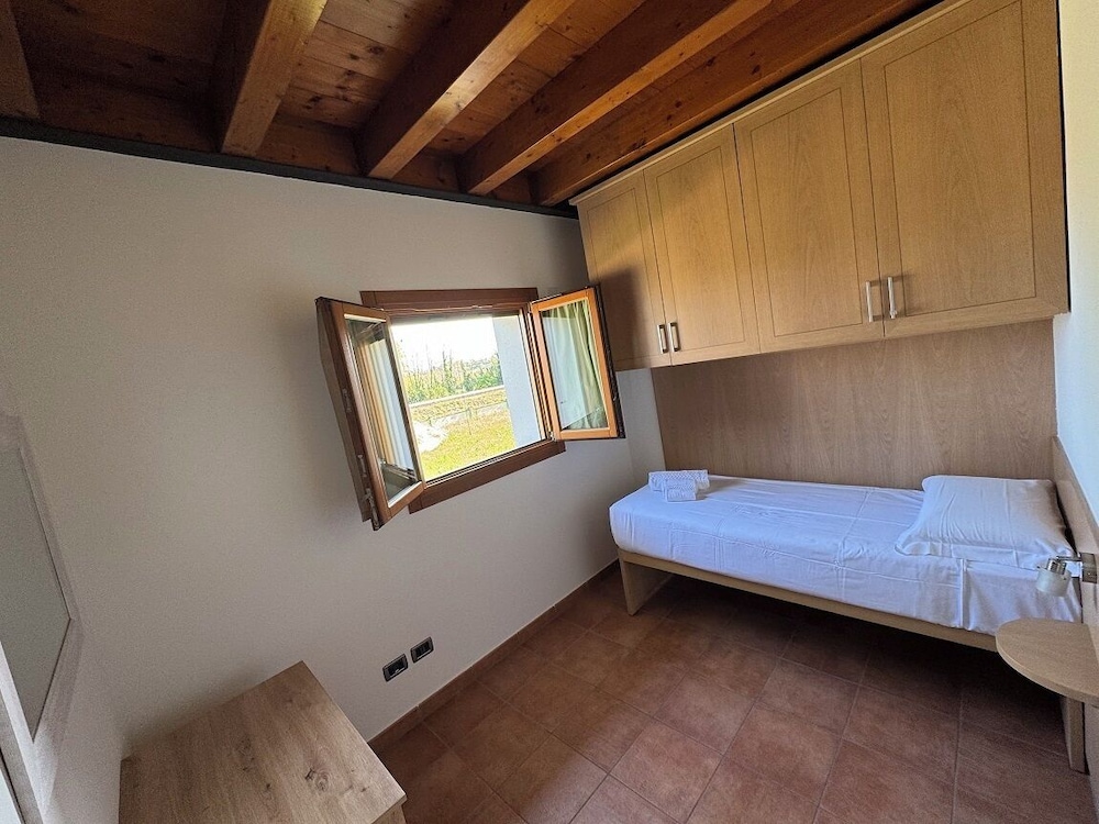 Room, Quintuple, Single Bed, Queen Bed, Sofa, Annex