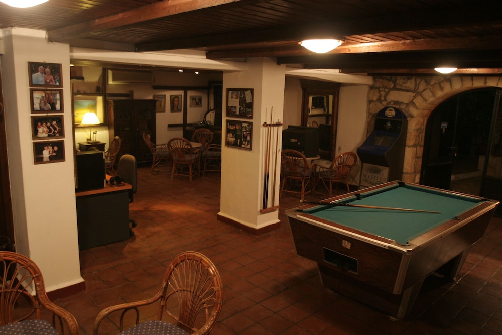 Classic Studios And Apartments 46/70