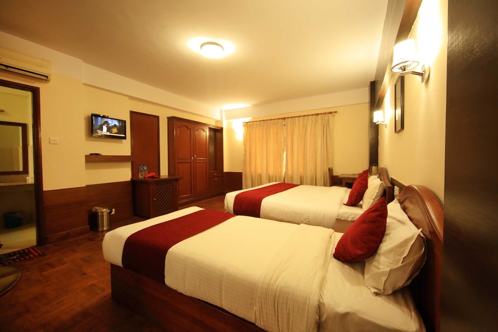 SUITE, 3 BEDS