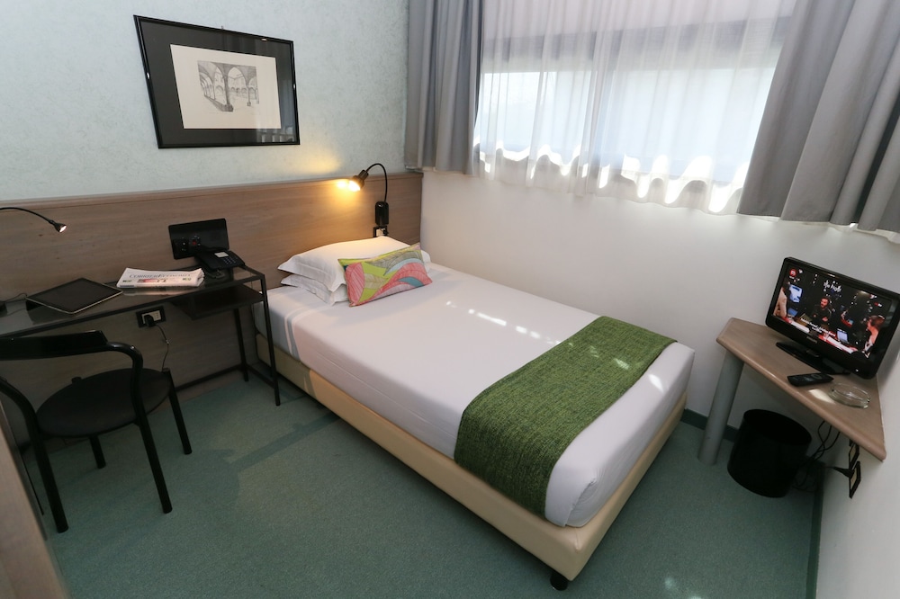 Hotel Forum 13/34