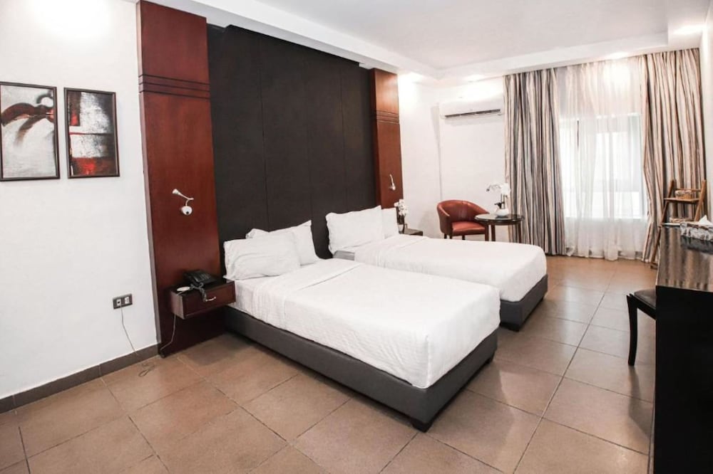 RUM HOTELS - AL WALEED 16/66