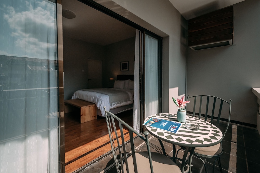 Joli Guesthouse 25/50