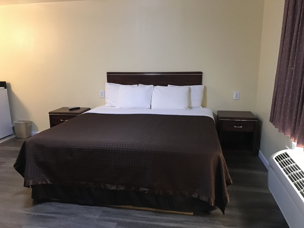 Relax Inn of Medford 13/38