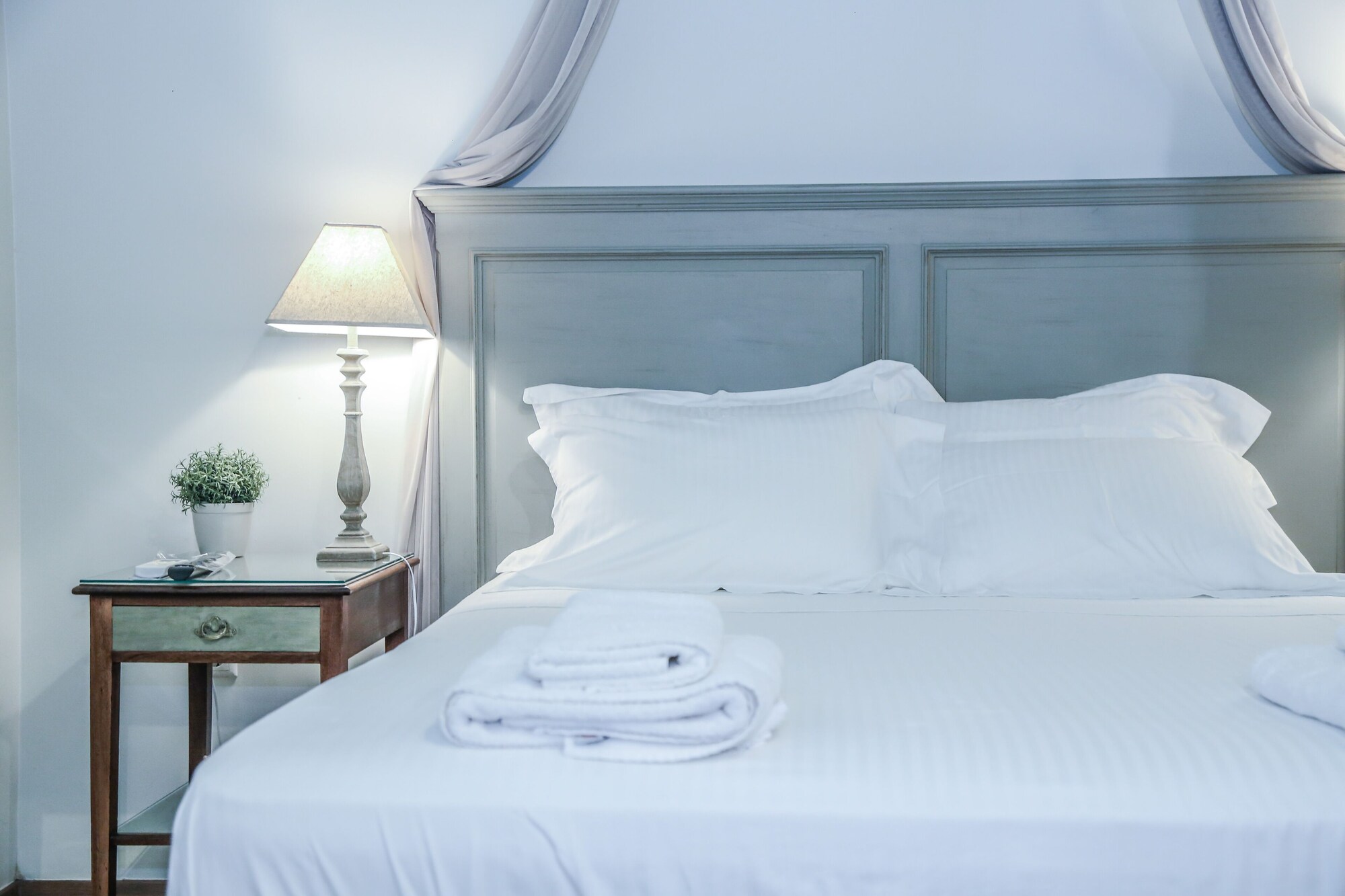 SUPERIOR, DOUBLE BED