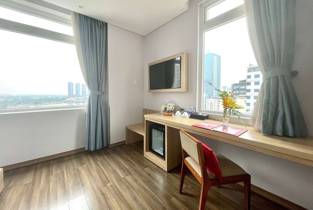Adora Mira Hotel (formerly Ramada Encore By Wyndham Saigon D1) 32/50