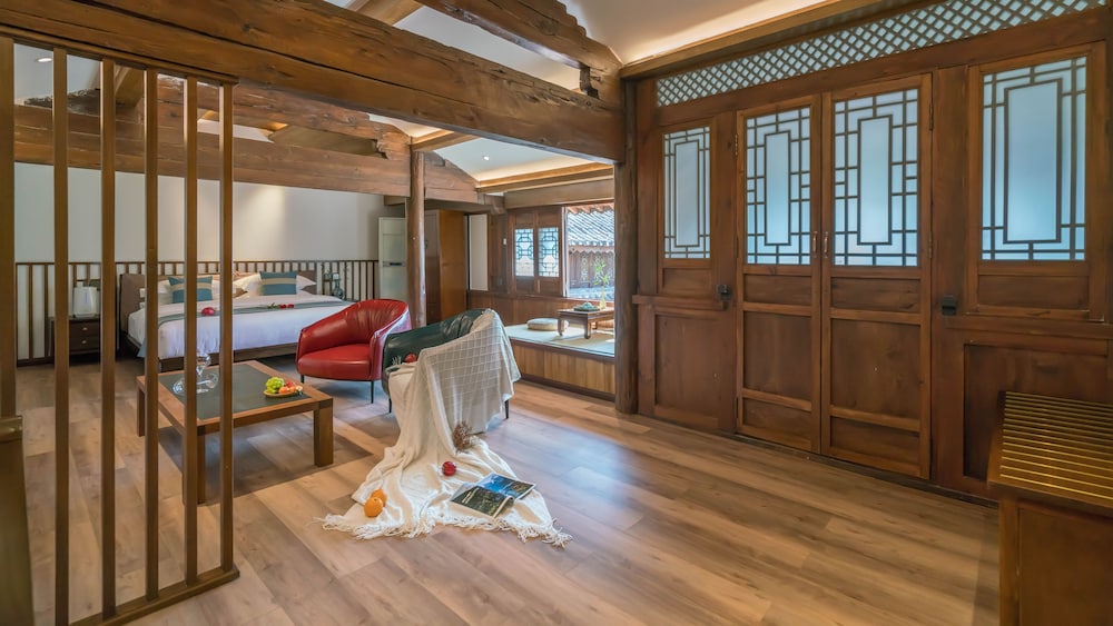 Lize Graceland Artistic Suite Inn 29/50