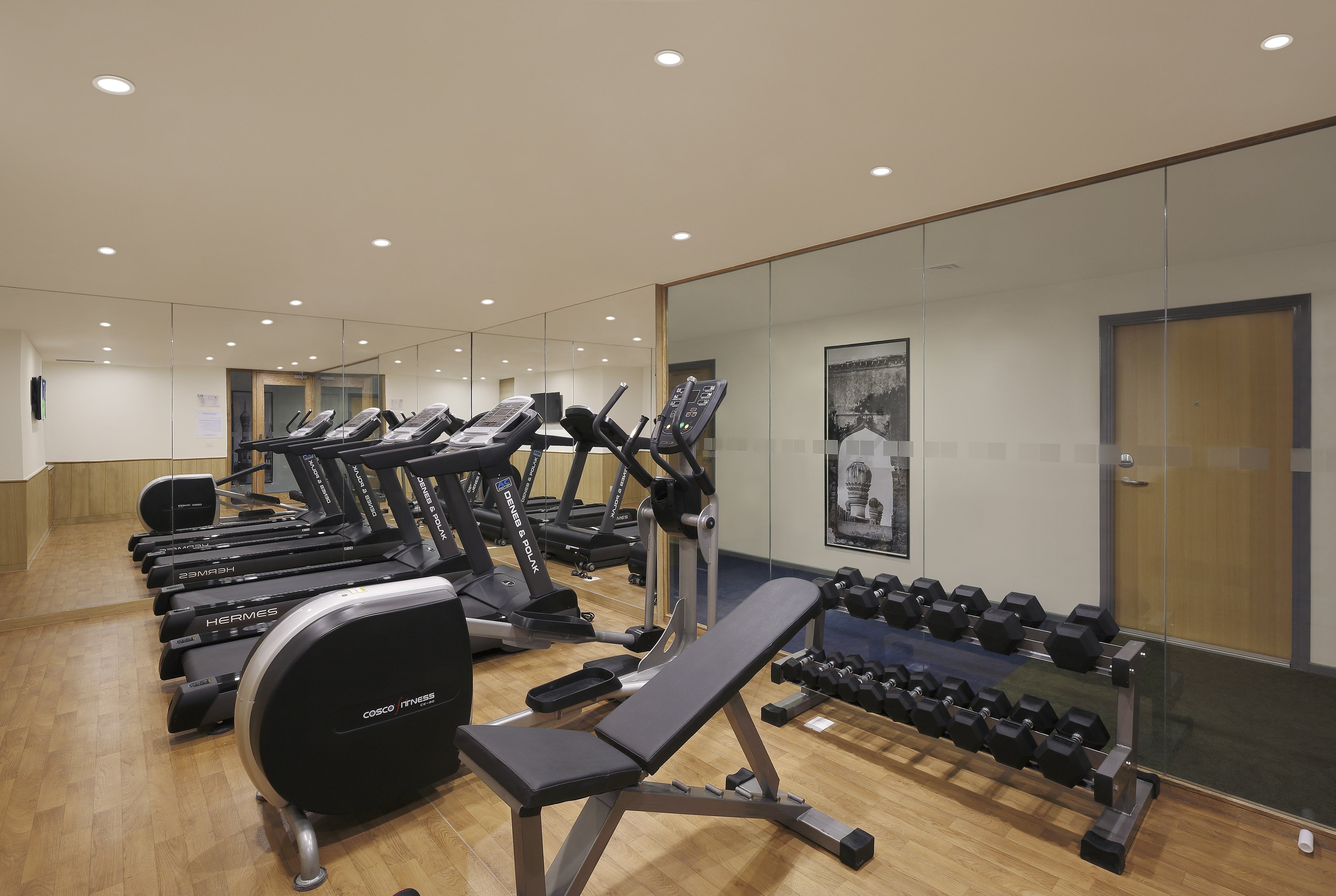 Holiday Inn Express Hyderabad Banjara Hills 31/50
