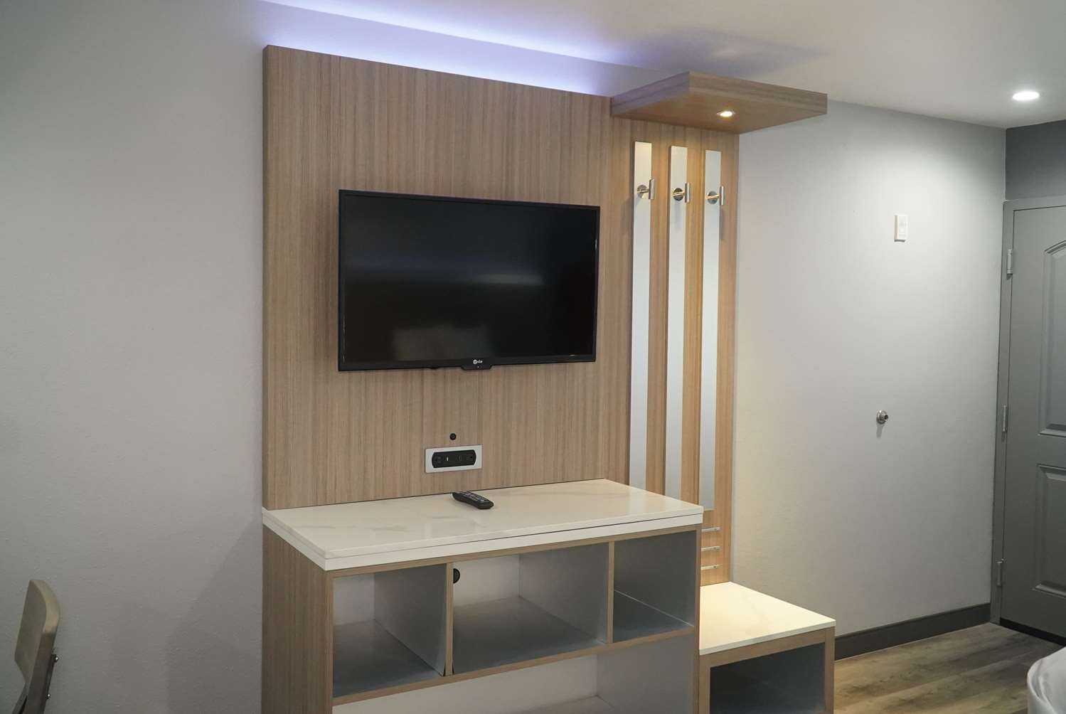 Travelodge by Wyndham Whittier 25/33