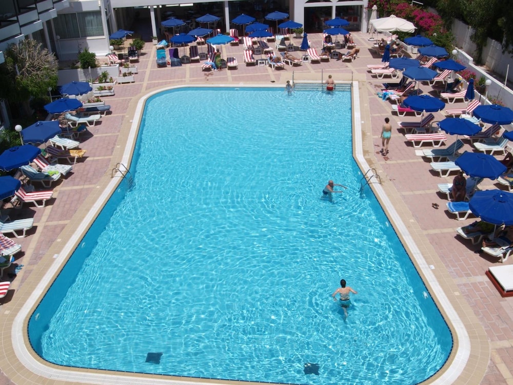 Belair Beach Hotel 27/50
