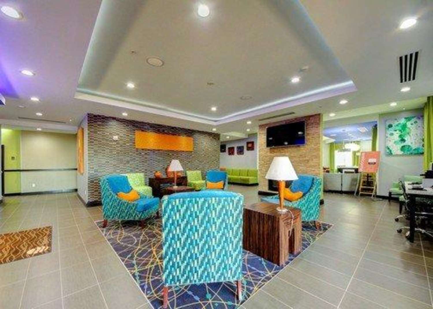Comfort Inn and Suites Tulsa I-44 West - Rt 66 8/12