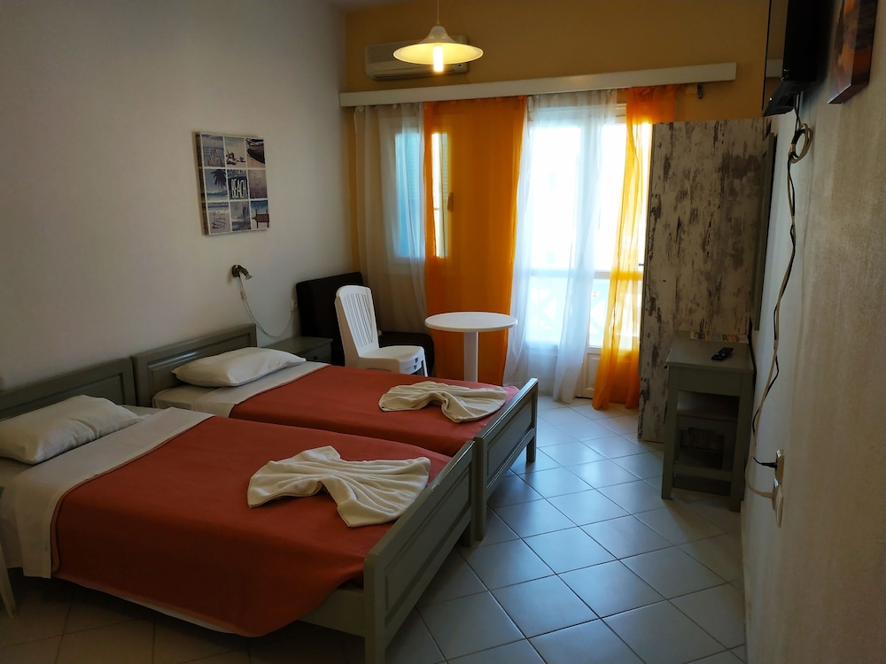 Renia Hotel 25/60