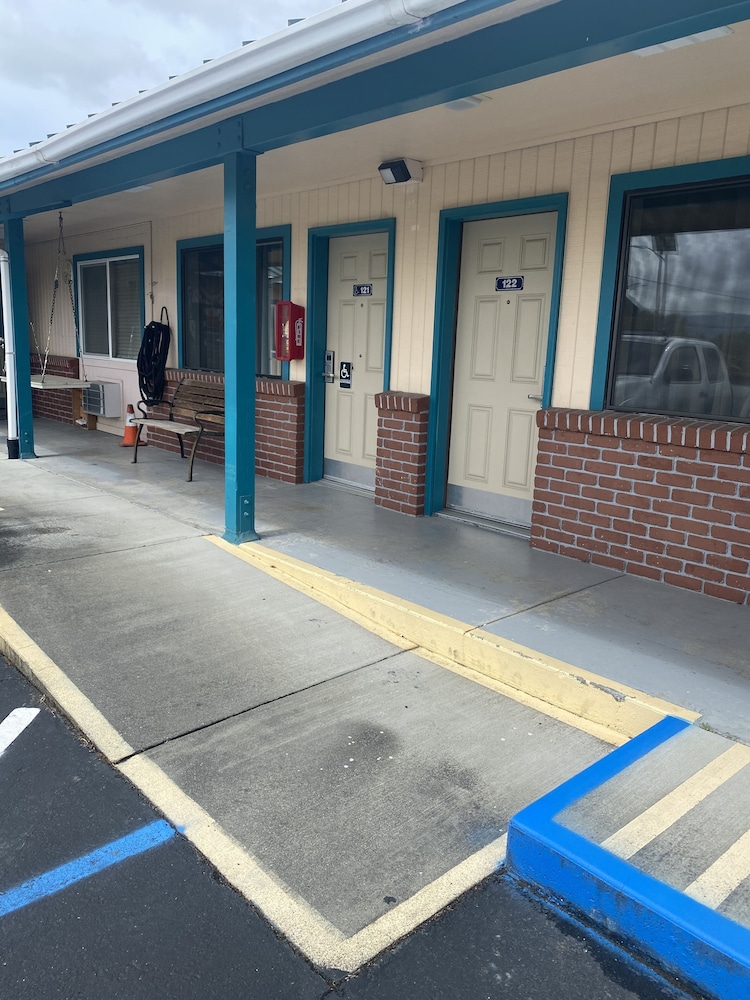 Travel Inn 4/24