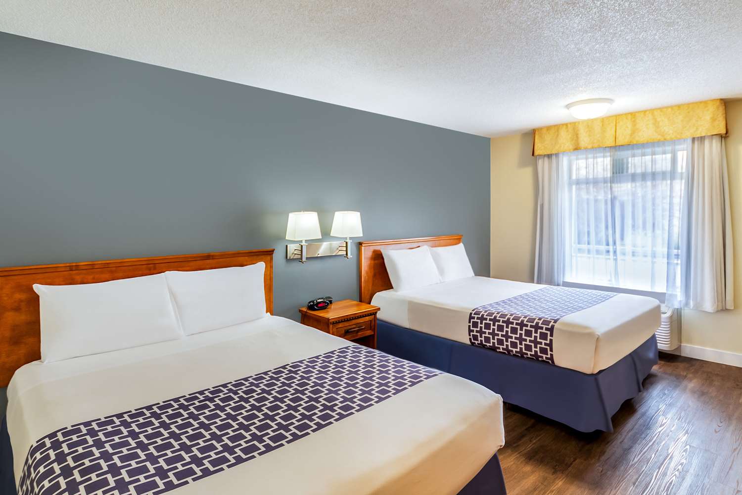 UPGRADE, EFFICIENCY, 2 QUEEN BEDS