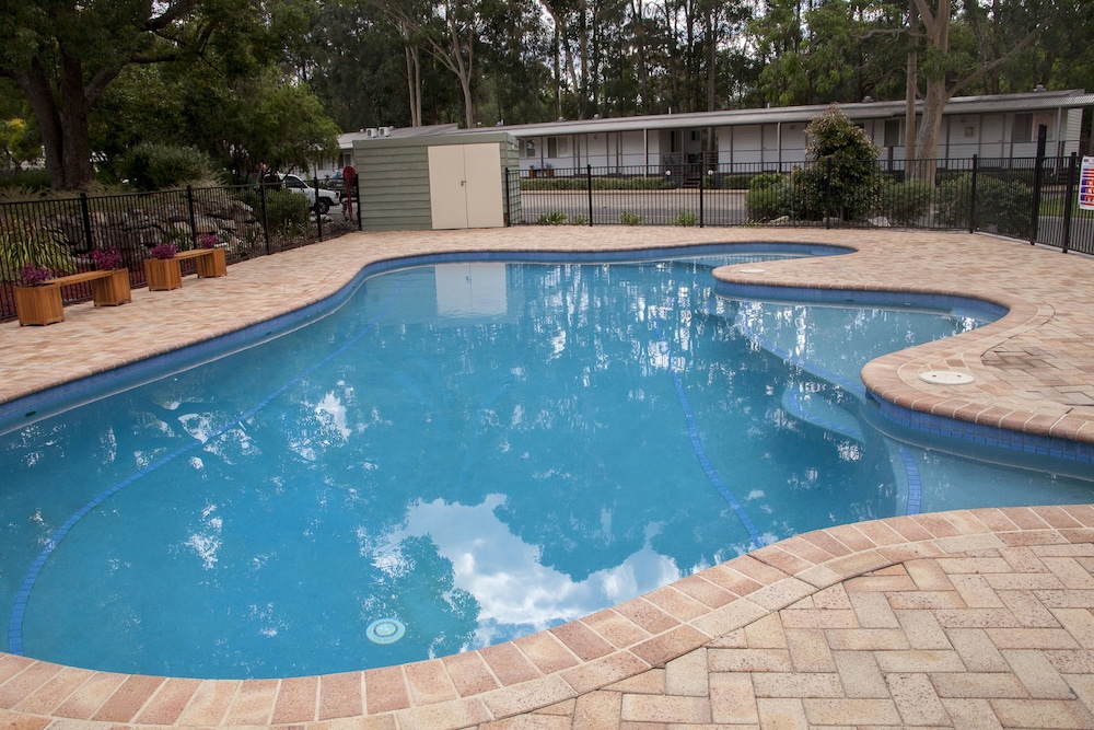 Nepean Shores Riverside Resort & Conference Centre 20/45