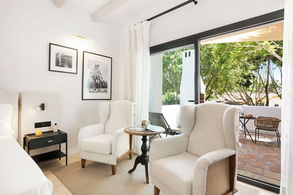 THE SUITES AT SAN ROQUE CLUB 32/50