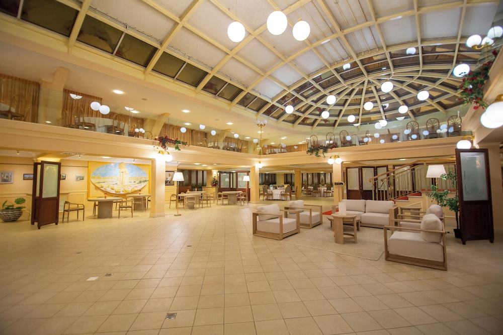 Dioscuri Bay Palace Hotel 69/75