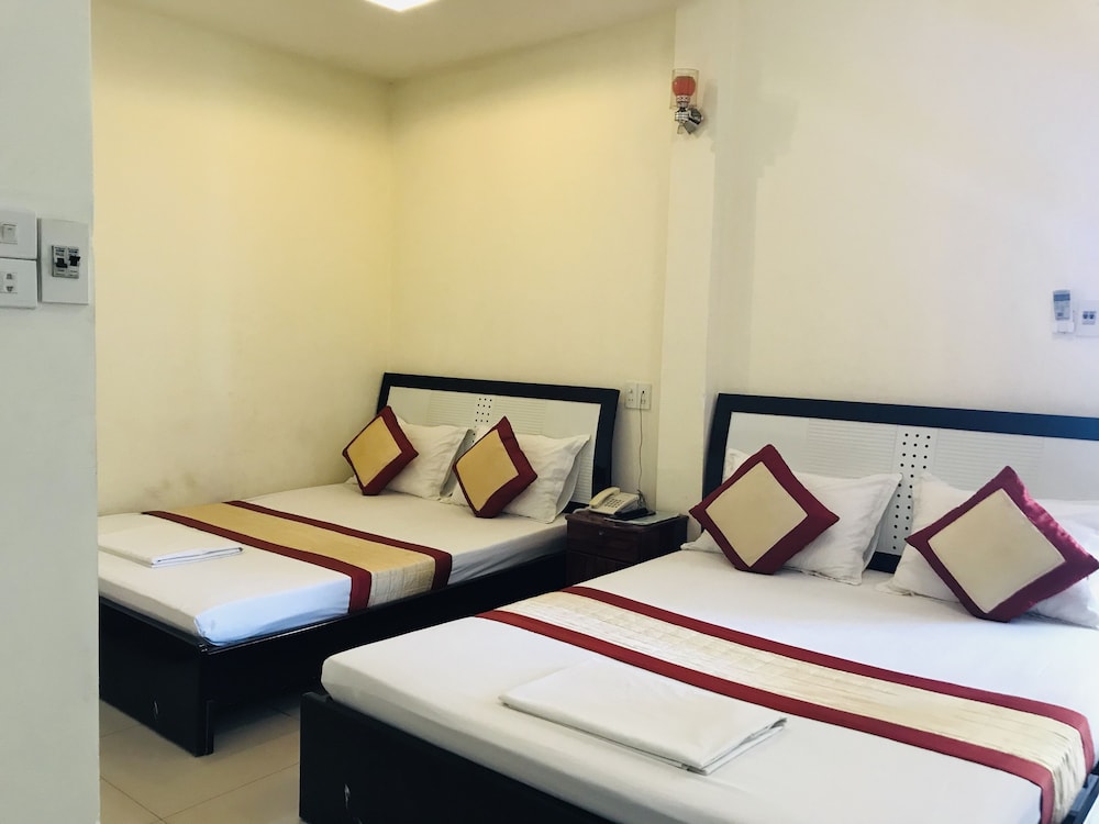 Canary Hotel 13/50