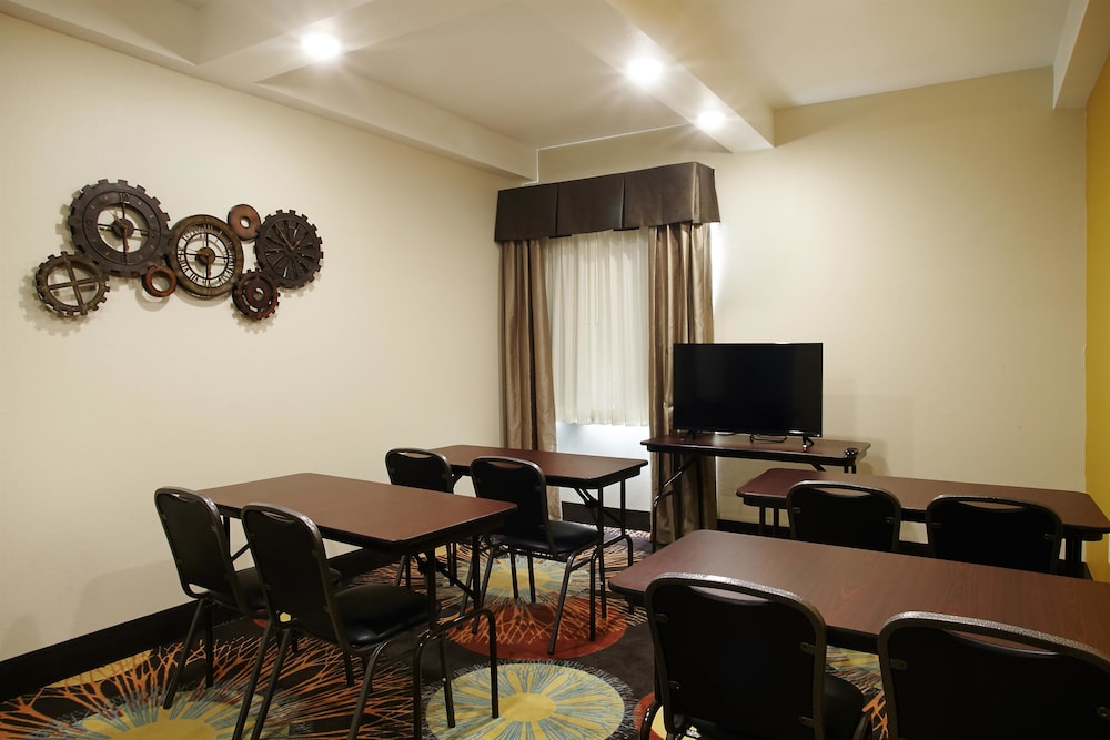 Best Western Plus Downtown North 34/36
