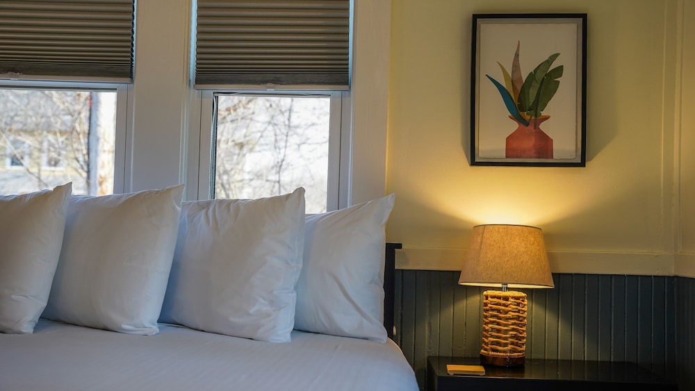 Old Mill Inn 24/51